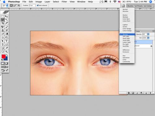Hvordan prøve ut forskjellige kontaktlinse Farger i Photoshop