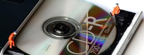 Hvordan konvertere en CD-brenner til en DVD-brenner