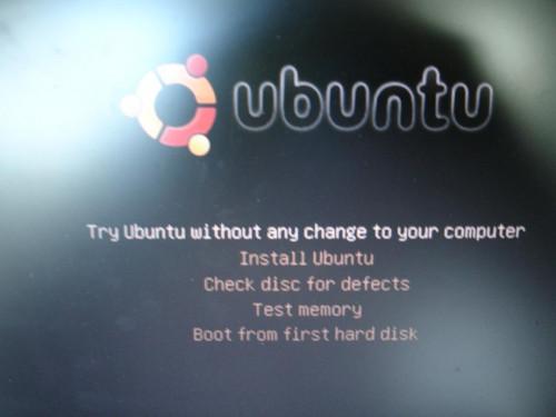 Slik installerer Ubuntu Linux Fra en Live CD