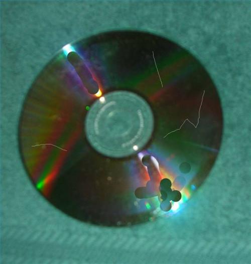 Hva er den riktige måten å rengjøre en CD?